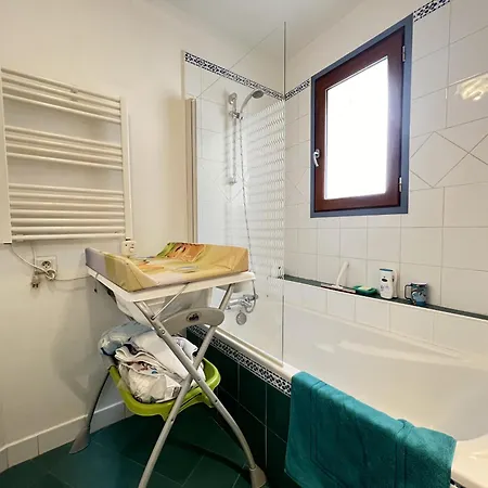 Dom wakacyjny La Douceur - 8p - Maison Familiale Avec Jardin *